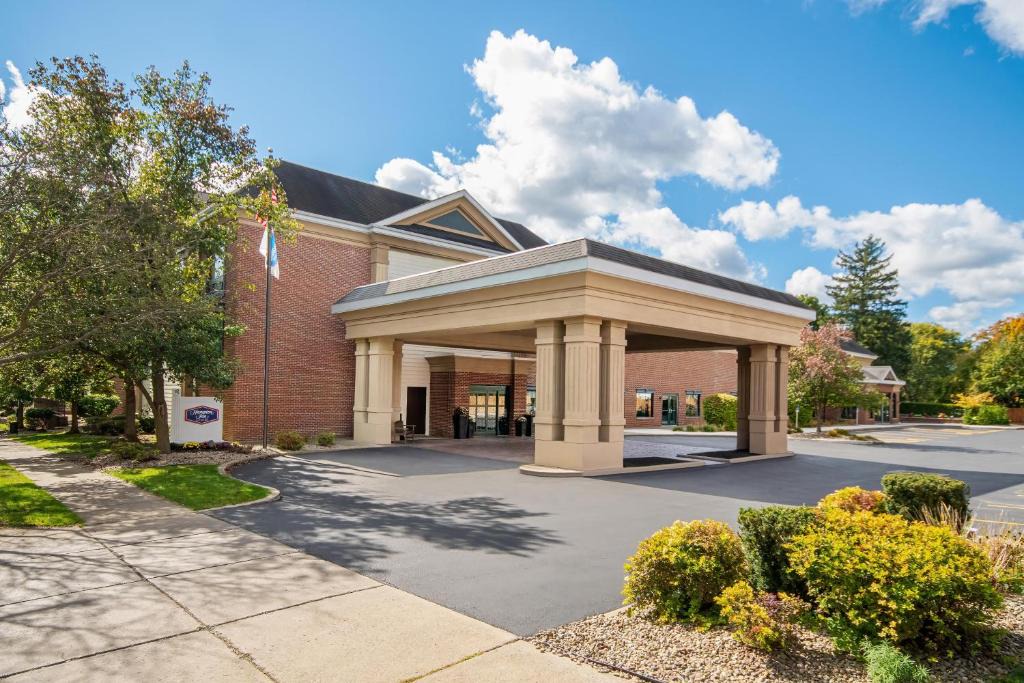 East Aurora Hotel | Hampton Inn East Aurora