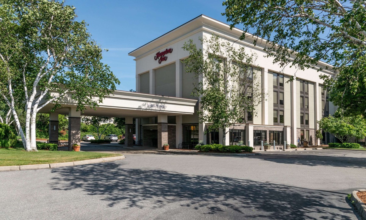 North Westport Hotel | Hampton Inn Fall River/Westport