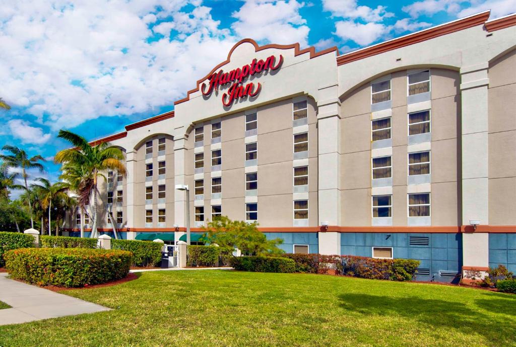 River Oaks Hotel | Hampton Inn Ft Lauderdale Airport North Cruise Port