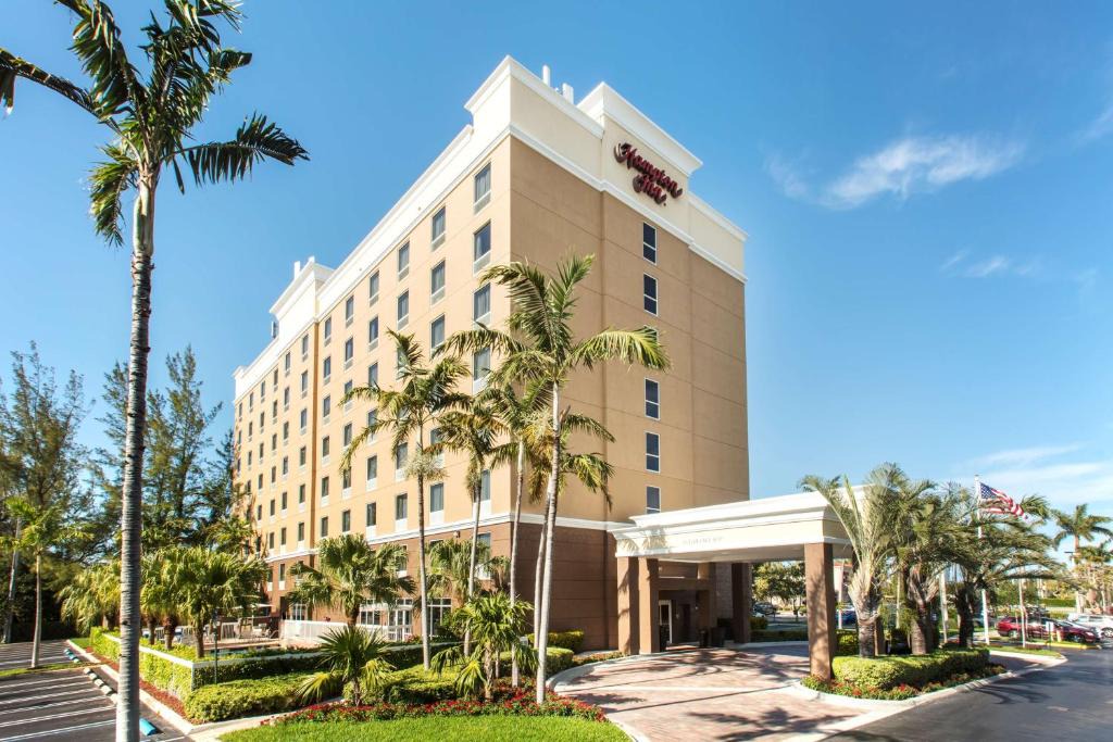 Hallandale Beach Hotel | Hampton Inn Hallandale Beach-Aventura