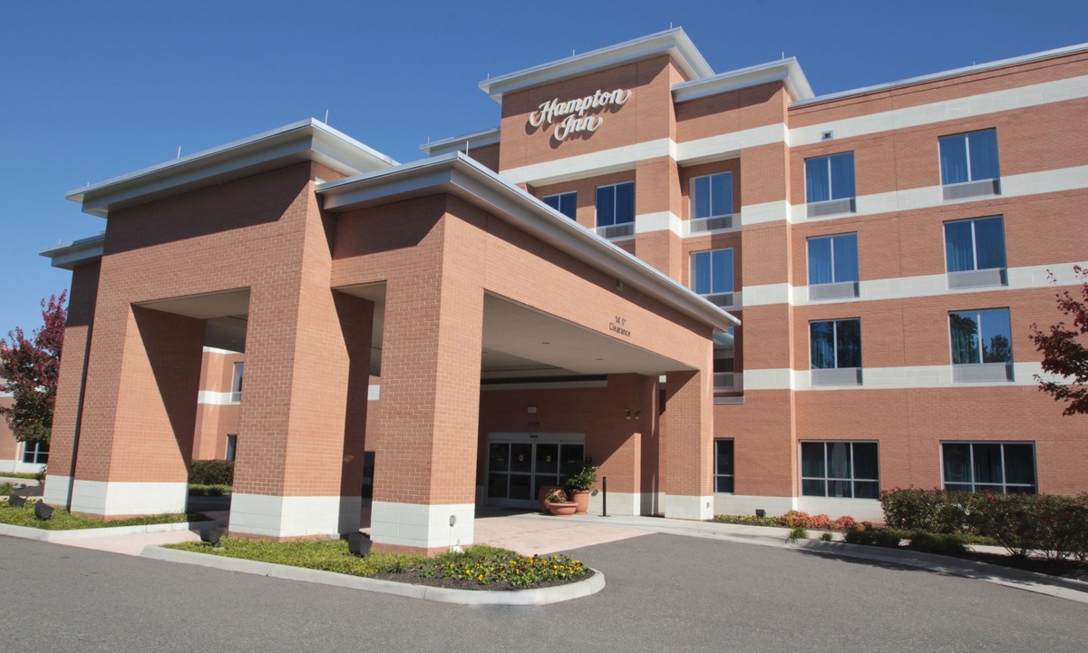 Coliseum Central Hotel | Hampton Inn Hampton-Newport News