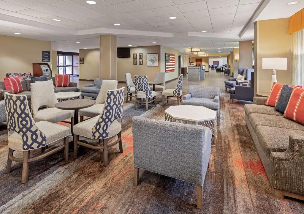 Jefferson Manor Hotel | Hampton Inn & Suites Alexandria Old Town Area South