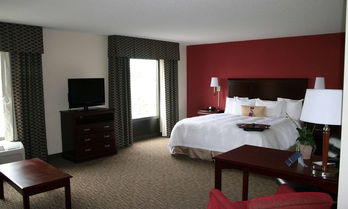 Millington Hotel | Hampton Inn & Suites Millington