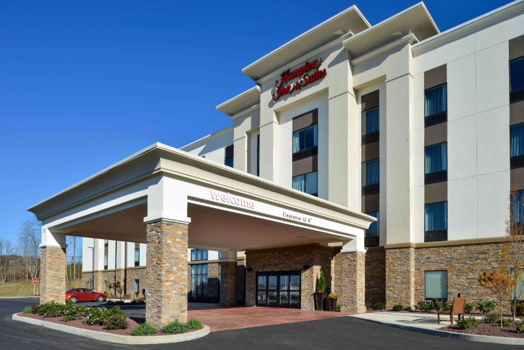 Rensselaer Hotel | Hampton Inn & Suites Albany-East Greenbush, NY