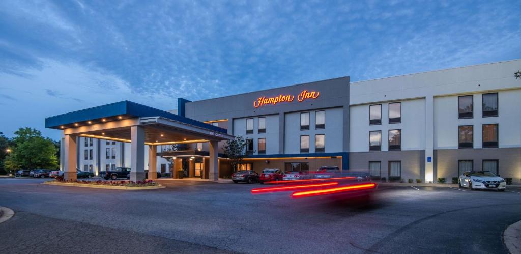 St. Charles Hotel | Hampton Inn Waldorf