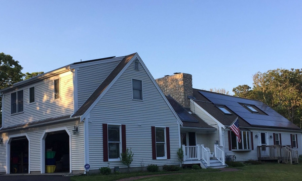 East Harwich House | Harwich Cape Cod, 4 Bedroom 2 Bathroom House, Pool, Hot Tub, A/C Large Backyard