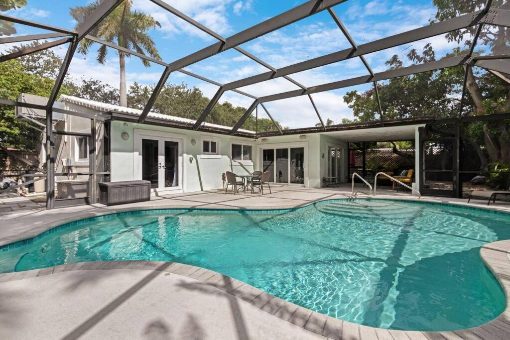 Highland Garden House | Heated Pool I Soundproof Home I Firepit I 630Mbps