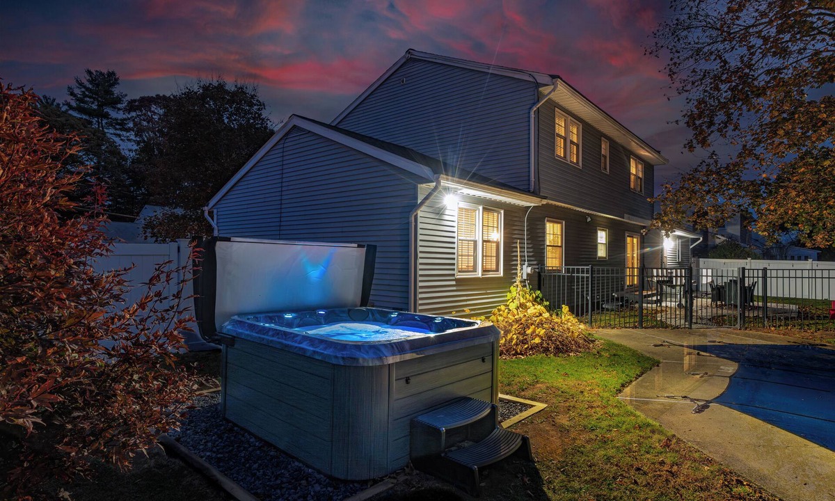 Saratoga Springs House | Heated Pool Opens Memorial Day, Hot Tub, Gameroom