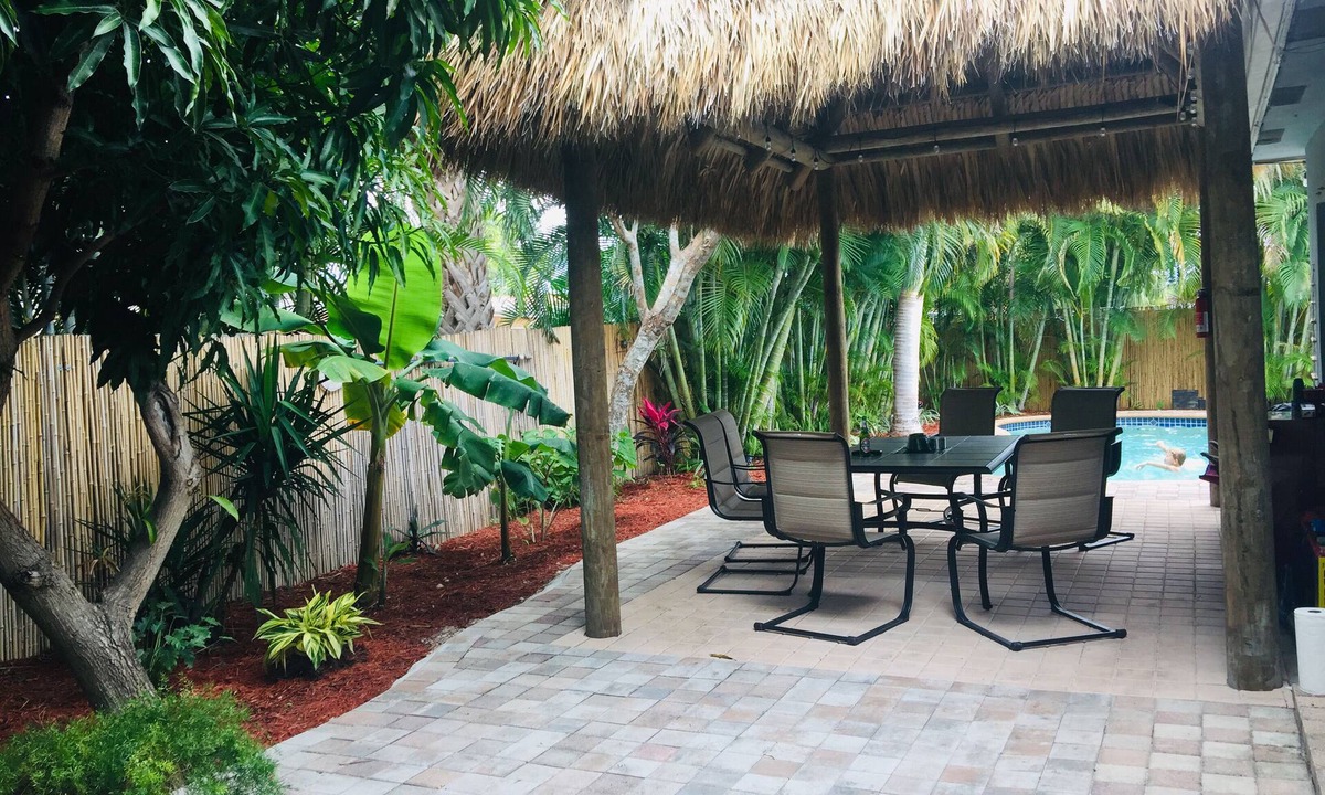 Imperial Point House | Heated pool , tiki hut , sunny family fun!
