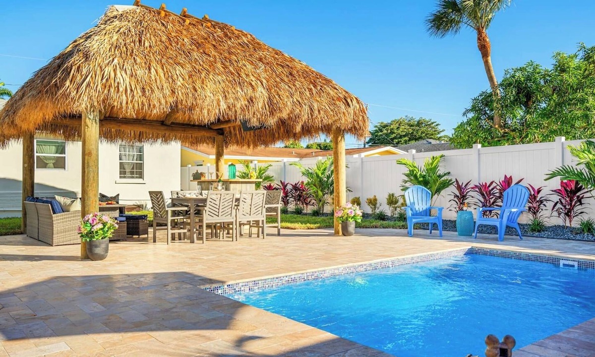 Delray Beach House | Heated Pool, Tiki Hut, Huge Yard, Bar, Walk 2 Ave