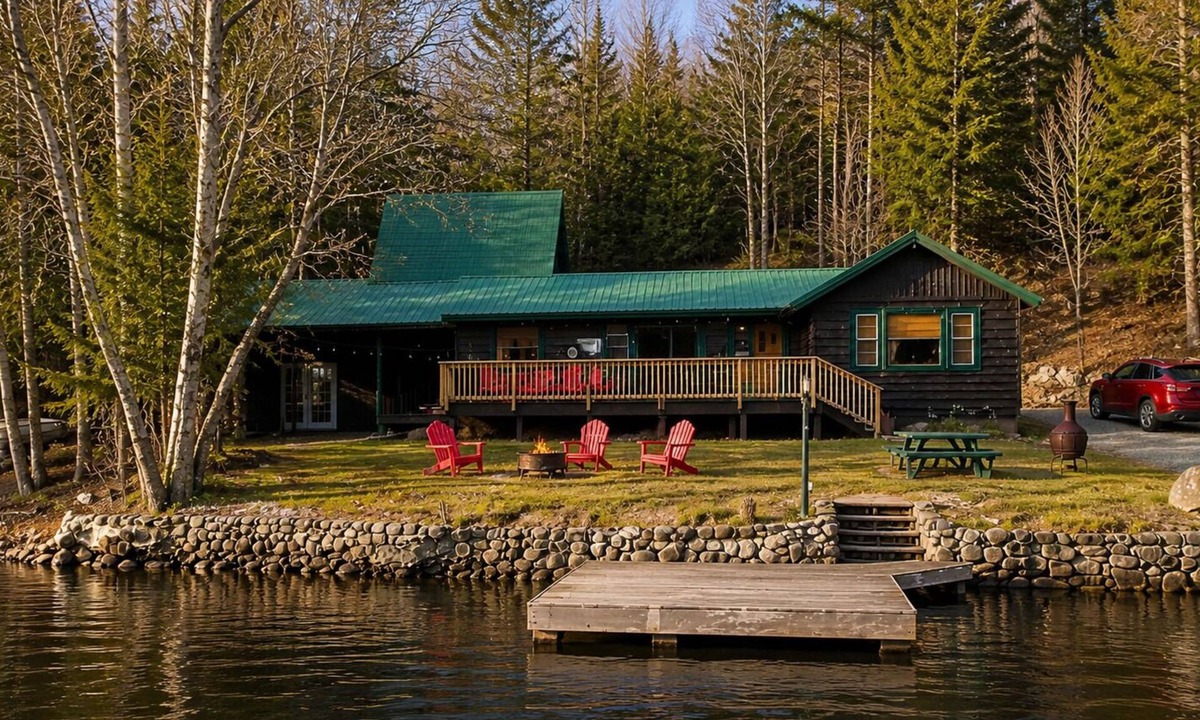 Saranac Lake Cabin | Hemlock Cabin Retreat + Cedar Guest Suite - 4BR