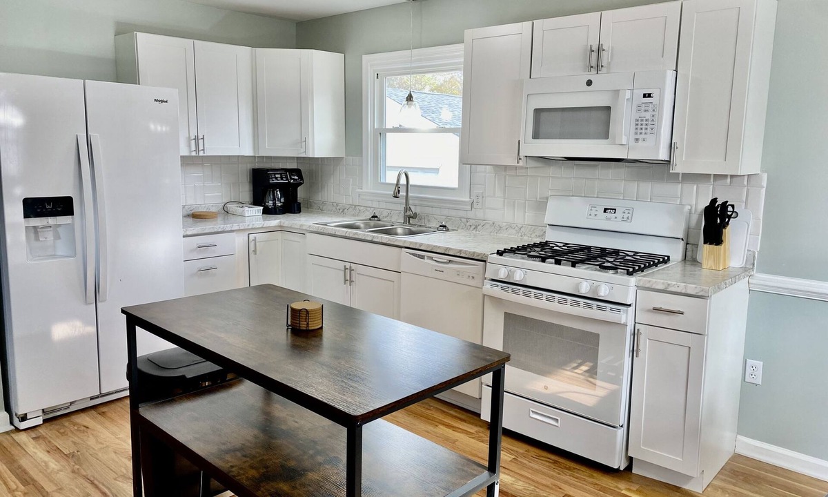 Laurel House | Henrico West End - Close to Short Pump & City