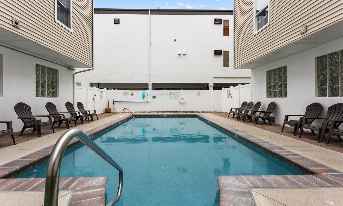 Wildwood Condo | HERE'S THE ONE! #POOL#DECKS#GRILLS! 1/2 BLK 2 BEACH! 8/25-8/29 DEAL! LABOR DAY!