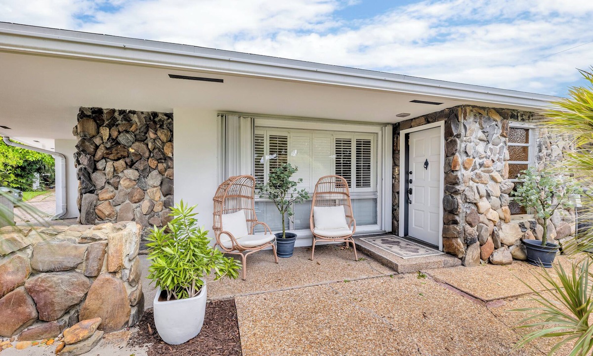 Fort Lauderdale House | Hidden gem fully furnished 3-bedroom house 3- bath in exclusive Coral Ridge!