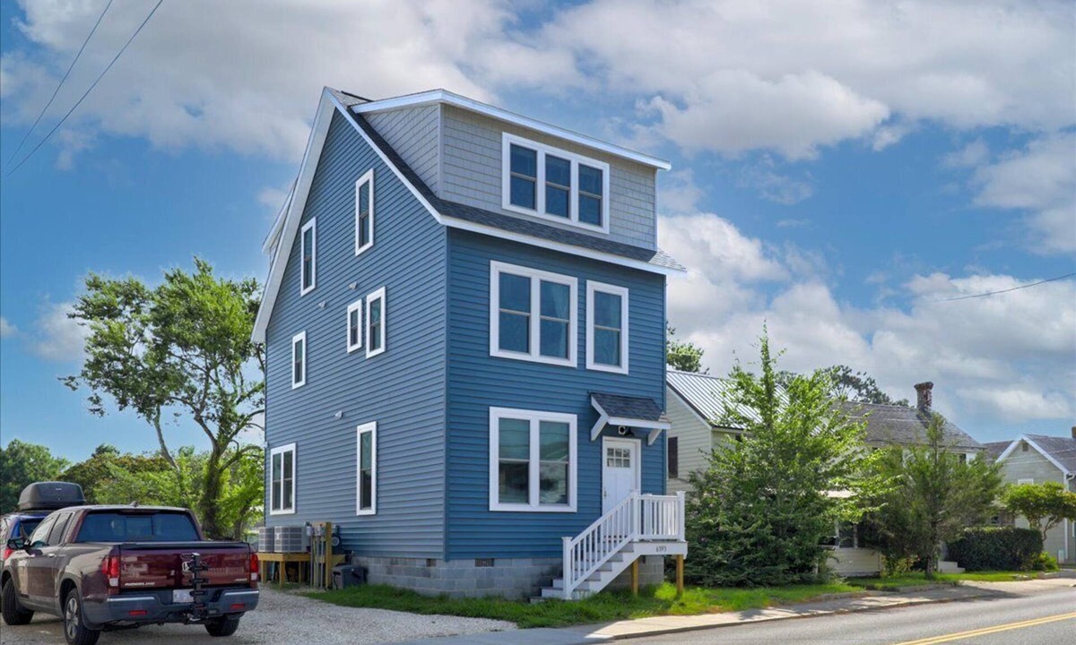 Chincoteague House | High Tide Hideaway by Seaside Vacations & Sales