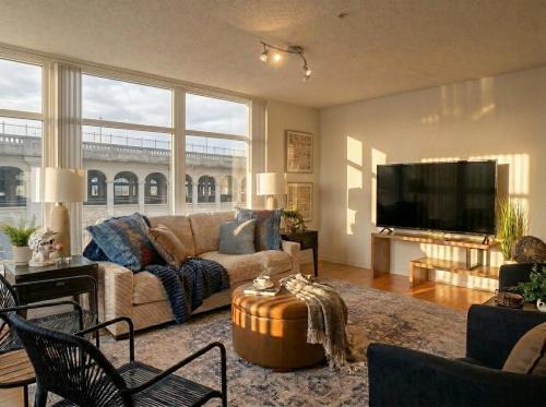 Ohio City Apartment | Highrise Riverview Flats Balcony Parking