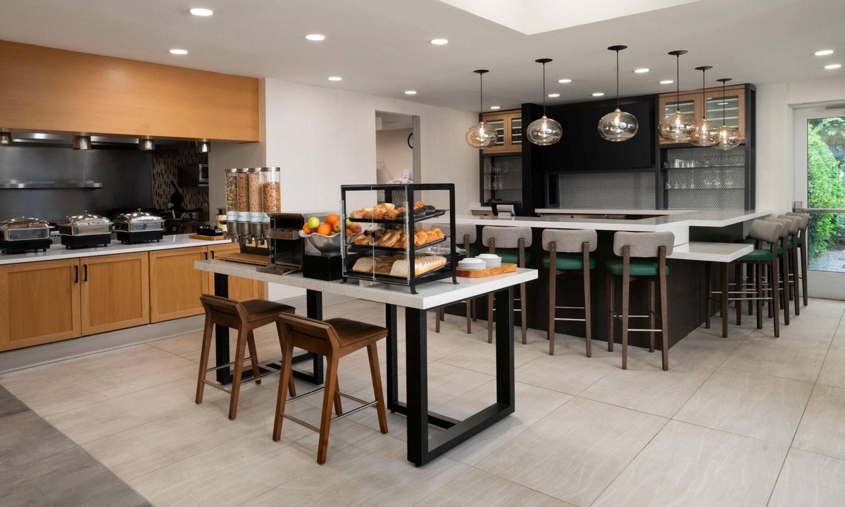 Colonial Heights Hotel | Hilton Garden Inn Richmond South/Southpark