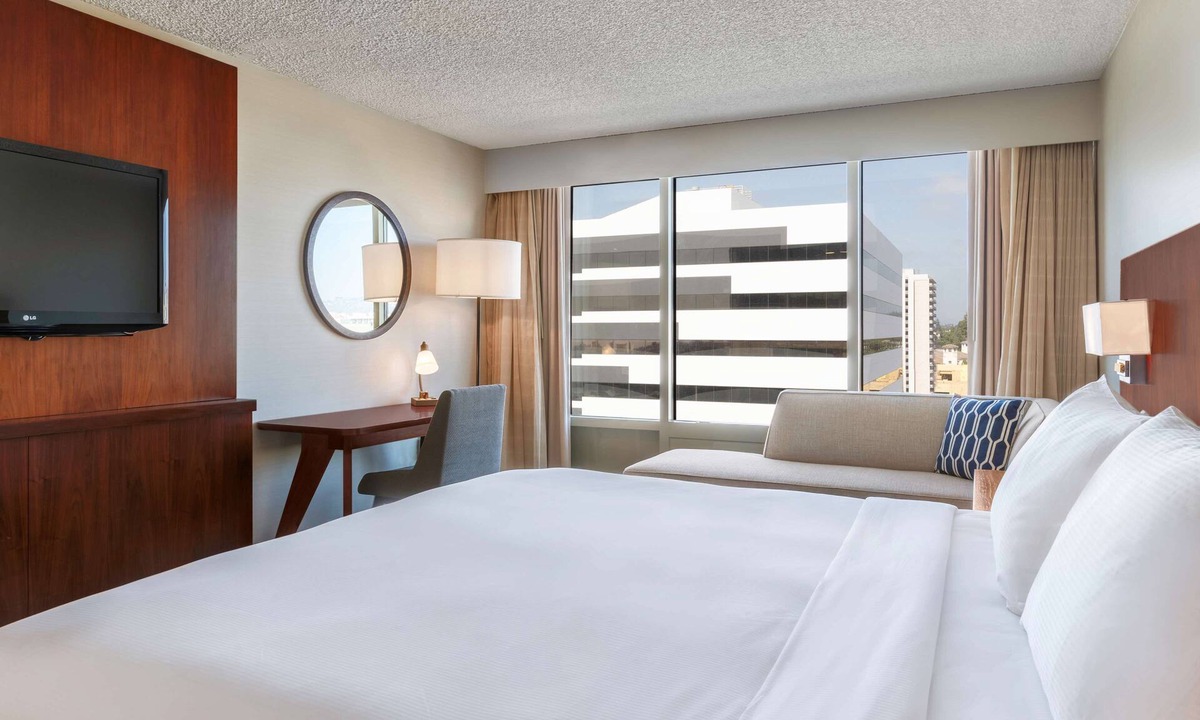Pasadena Hotel | Hilton Pasadena