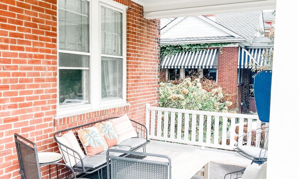 Sea Cottage Addition House | Historic Downtown Family Home - Wraparound Porch, Steps to Bay