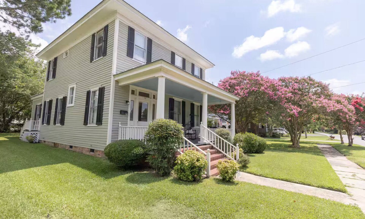 Edenton Apartment | Historic Edenton Hideaway, super convenient location in this quaint town.