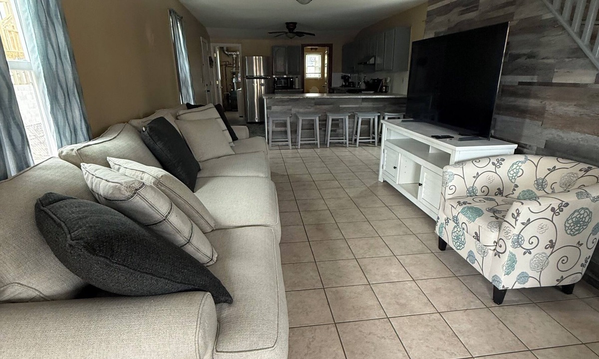Wildwood House | Historic island home with modern charm. Pet friendly. Center of town on bayside.