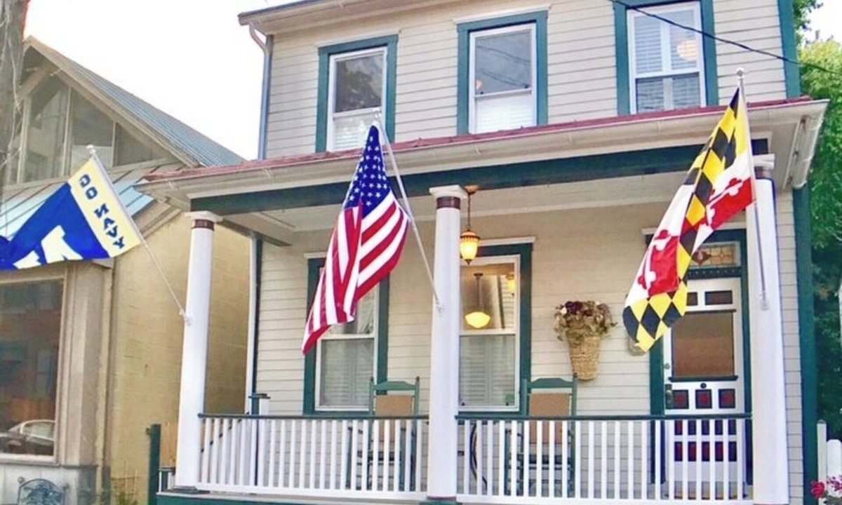Historic District House | Historic Renovated Home in the Heart of Downtown
