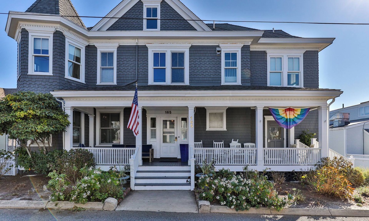 Commercial Street House | Historic West End Condo3/3, Commercial St & Ocean Front Access Next To Boat Slip