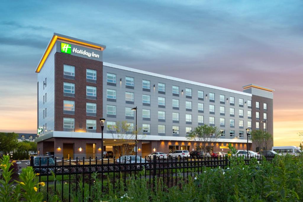 Revere Hotel | Holiday Inn Boston Logan Airport - Chelsea by IHG