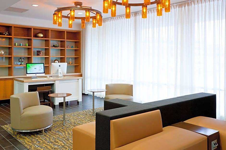 Clark Hotel | Holiday Inn Clark - Newark Area, an IHG Hotel