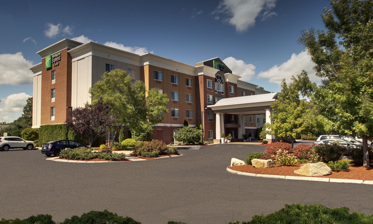 Middleborough Hotel | Holiday Inn Express Hotel & Suites Middleboro Raynham, an IHG Hotel