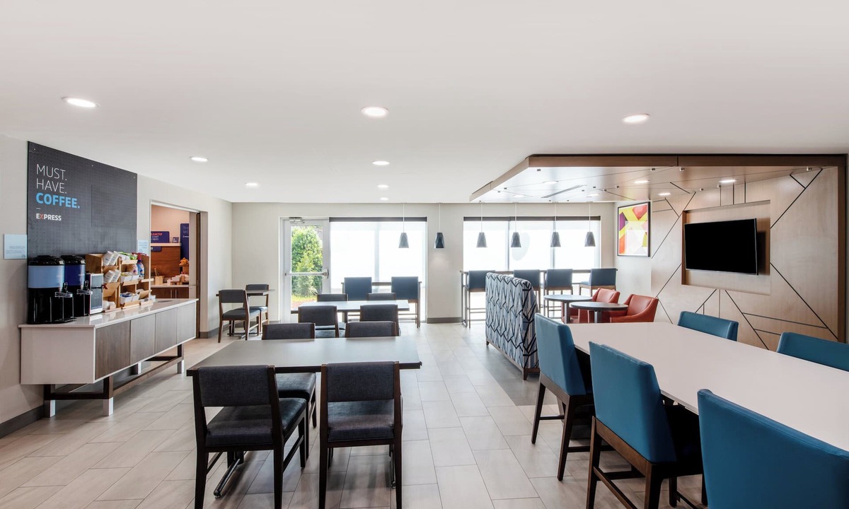 Wilson Hotel | Holiday Inn Express Hotel & Suites Wilson - Hayes Place by IHG