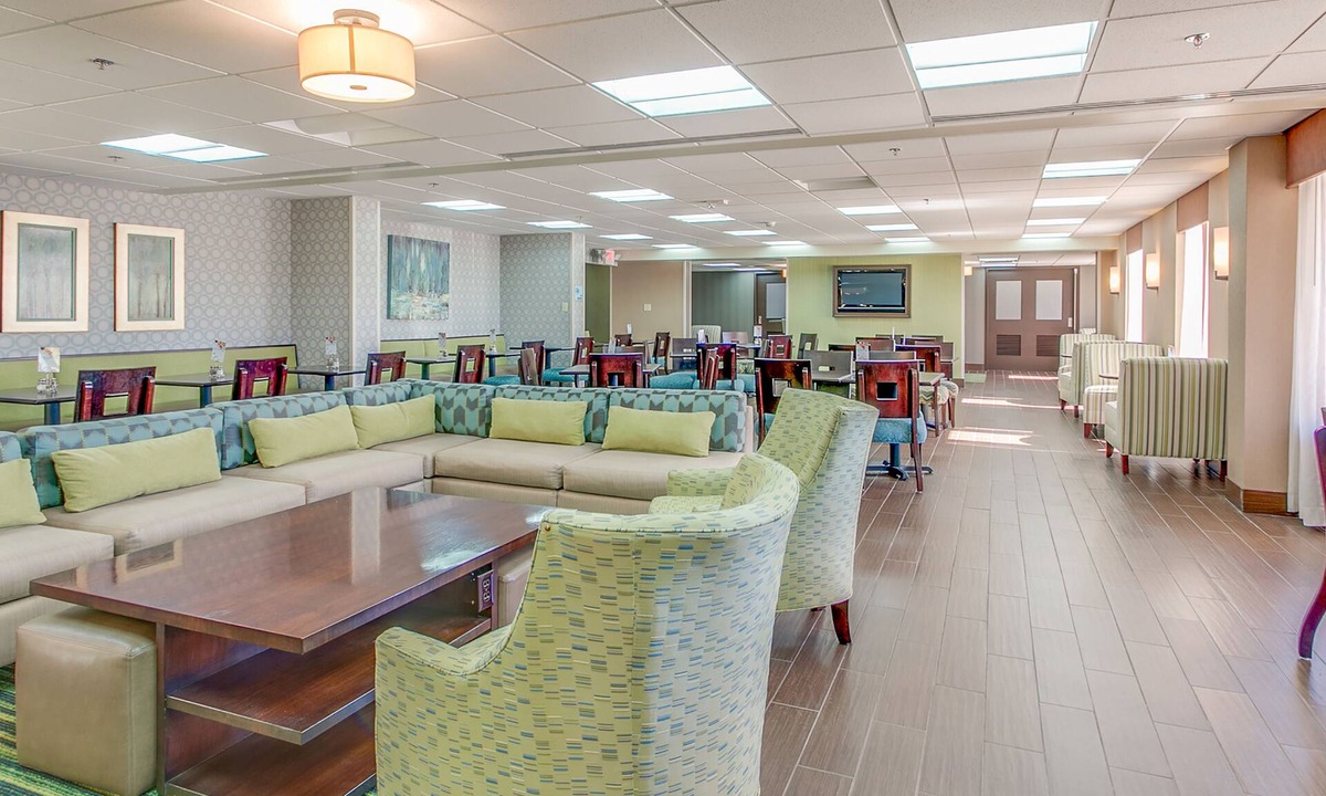 North Chesterfield Hotel | Holiday Inn Express Richmond - Midlothian Turnpike by IHG