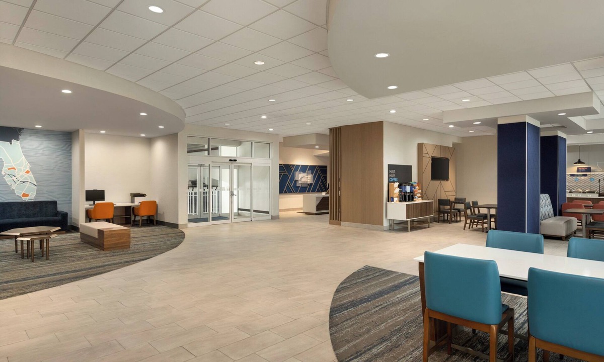 Dania Beach Hotel | Holiday Inn Express & Suites Fort Lauderdale Airport South by IHG