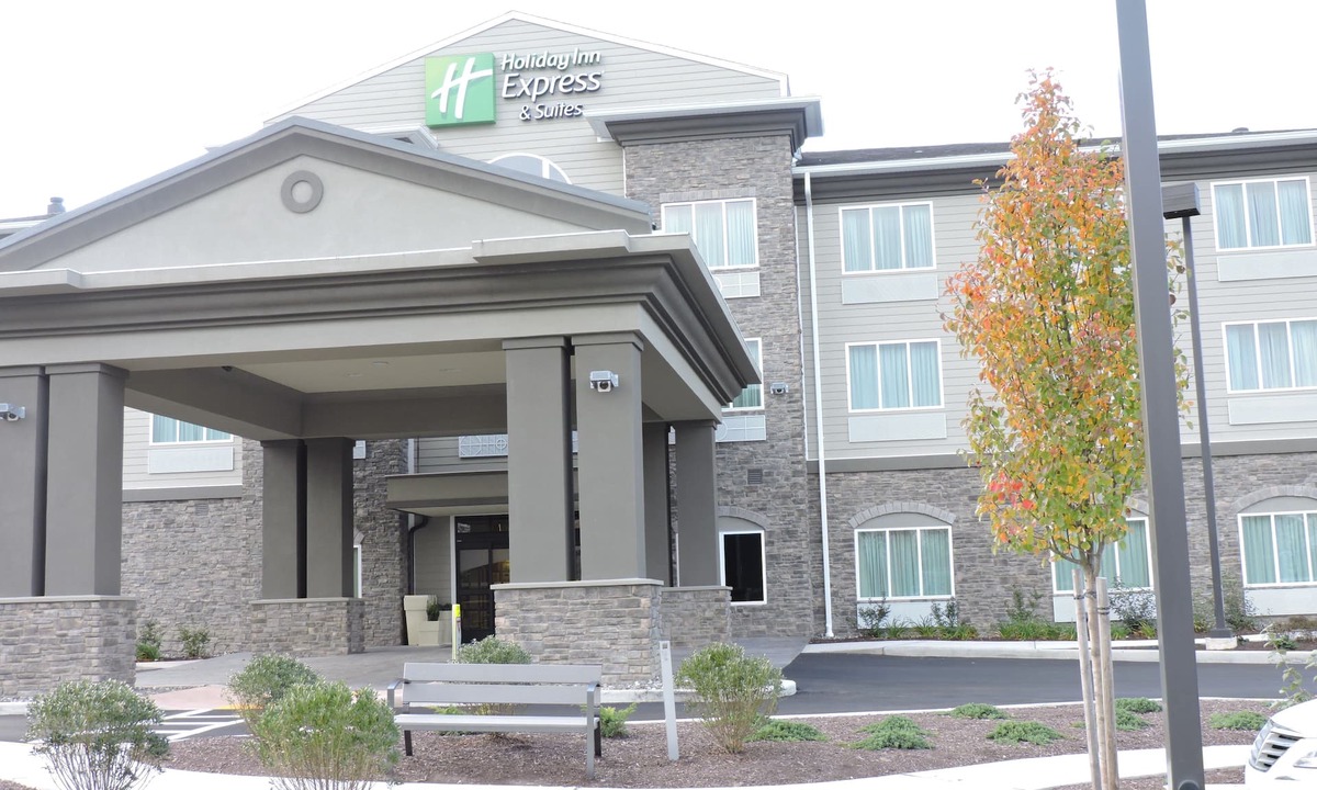 Montgomery Hotel | Holiday Inn Express & Suites Montgomery by IHG