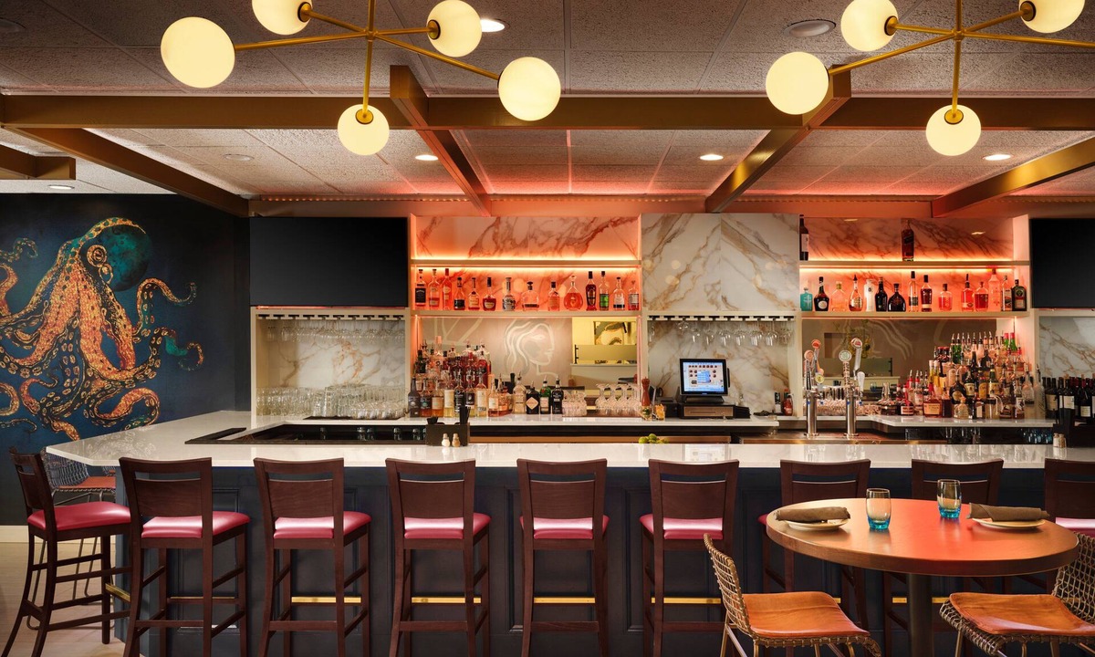 Peabody Hotel | Holiday Inn Hotel & Suites Boston - Peabody by IHG