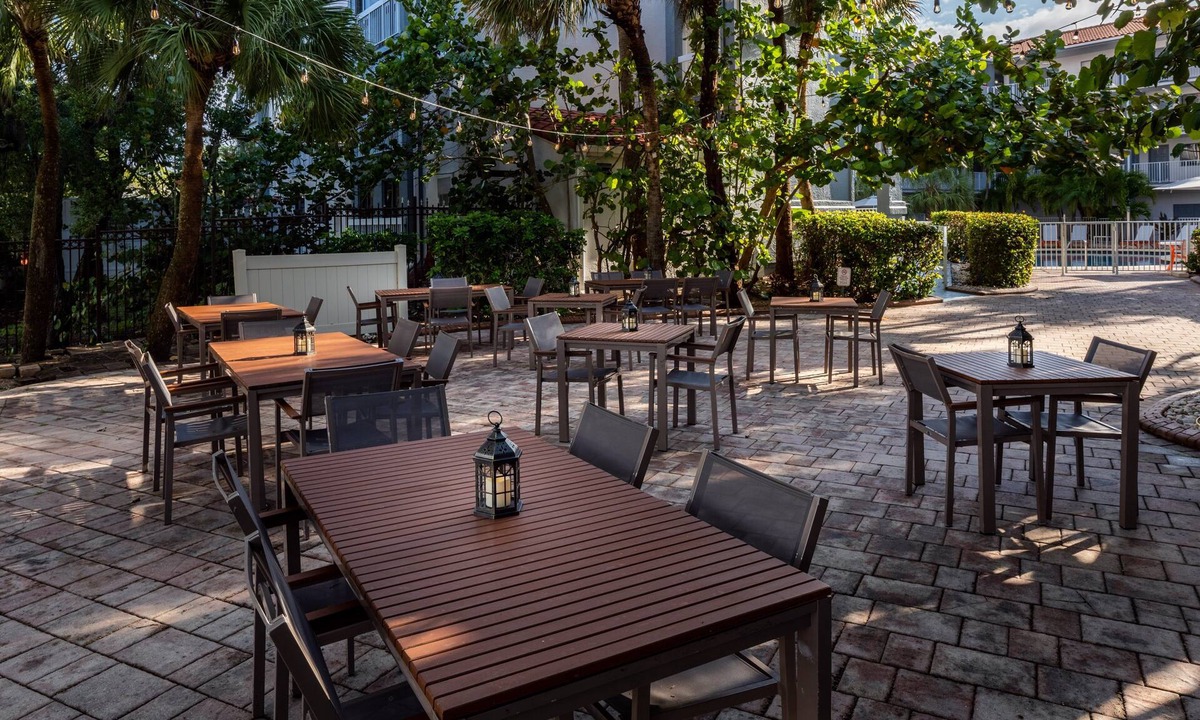Boca Raton Hotel | Holiday Inn & Suites Boca Raton - North by IHG