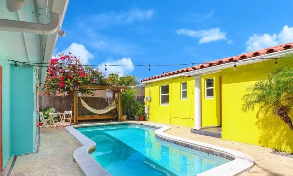 South Middle River Apartment | Holidays Sale | 20-40% discounts | Pool available| Beach 7min