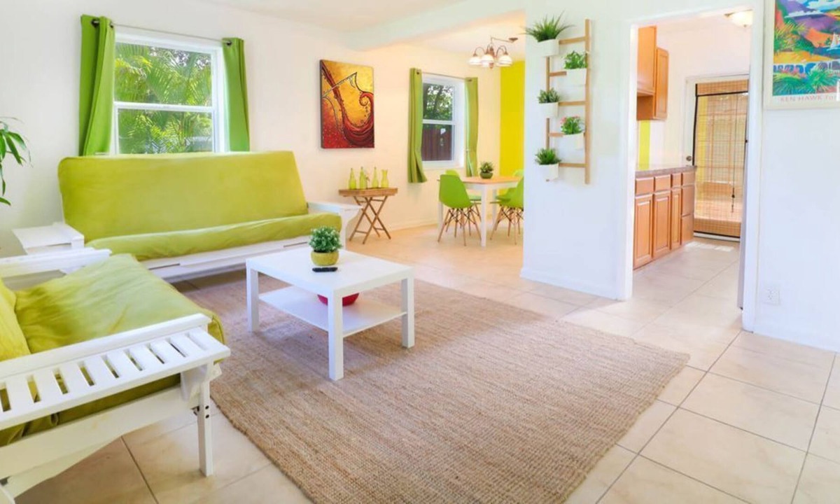 South Middle River Apartment | Holidays Sale | 20-40% discounts| Pool available| Beach 7min| Downtown 6min