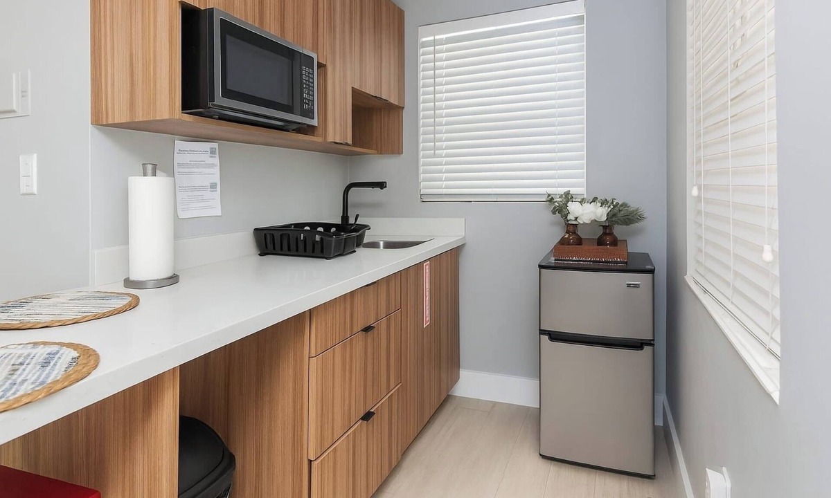 North Beach Apartment | Hollywood Beach 1BR | Near Dania Beach