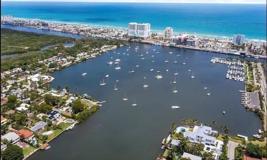 South Lake Villa | Hollywood Beach Exquisite 4-bed 3-bath Villa