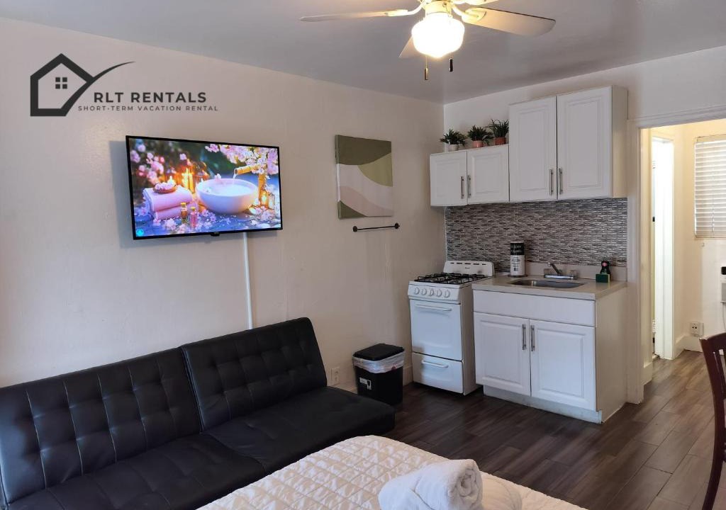 Parkside Apartment | Hollywood Retreat K