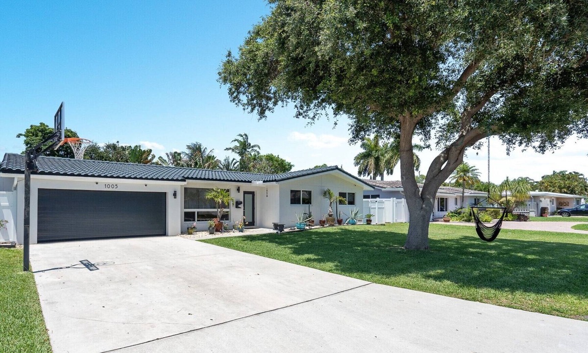 Deerfield Beach House | Home Away From Home - 1.5 mi. to Deerfield Beach Island