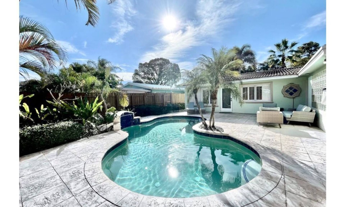 Middle River Terrace House | Home in Fort Lauderdale W/Heated pool