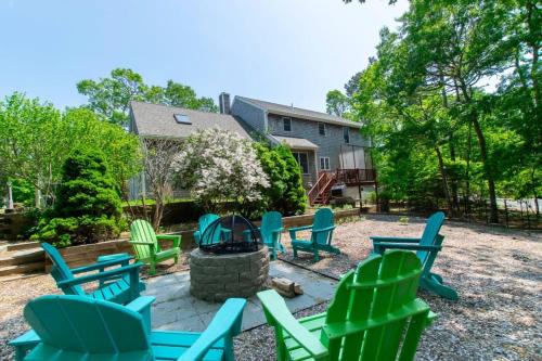 East Harwich House | Home w outdoor spaces near Long Pond