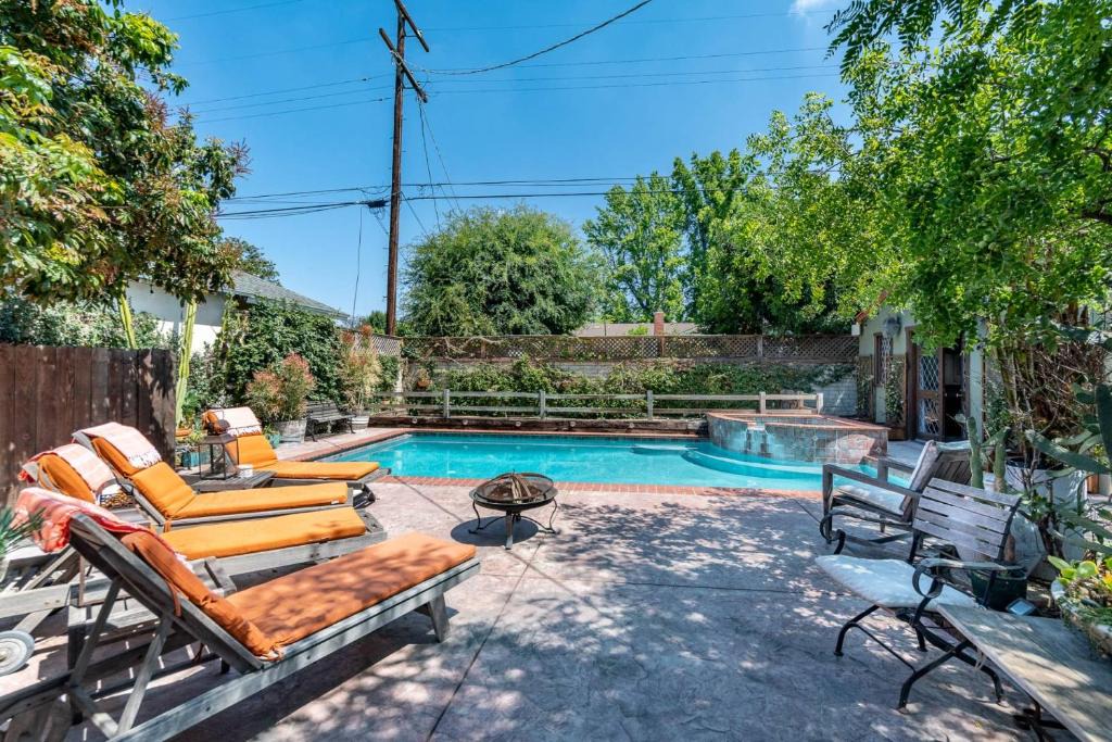 Valley Village House | Hortense Pool + Spa Oasis