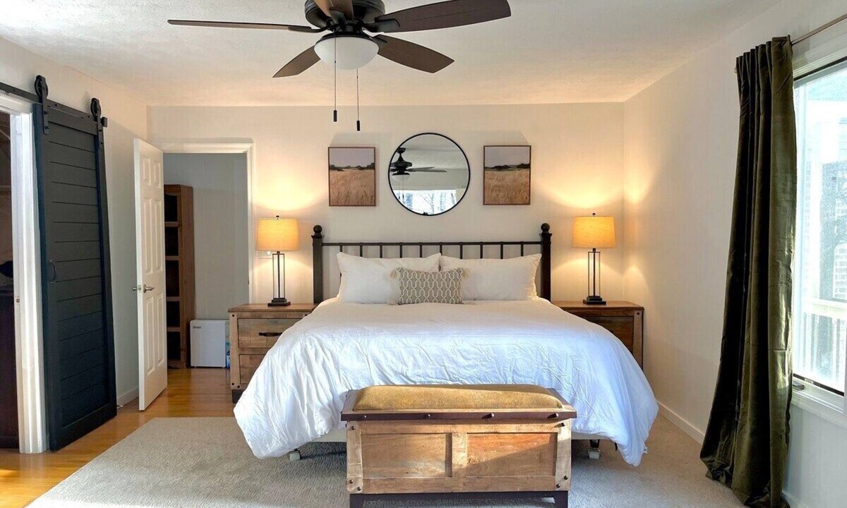 Afton House | Hosts groups up to 13; relax with the whole crew at this private, peaceful getaway