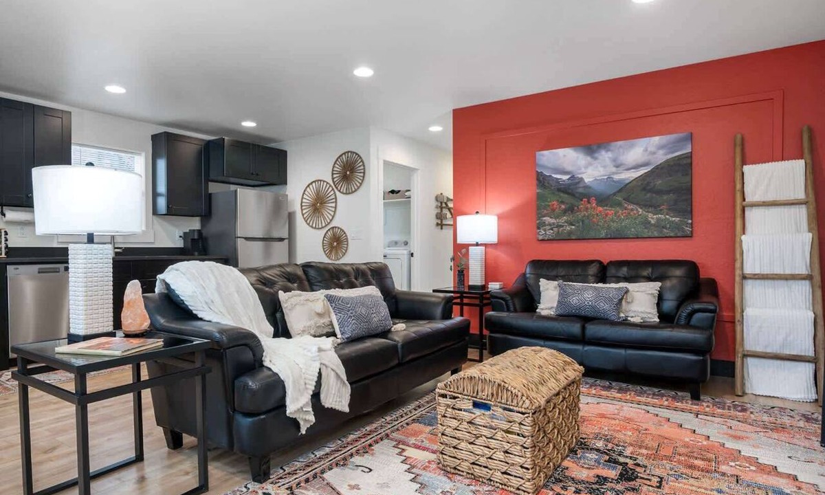 Kalispell Apartment | Hot Tub & Workspace | Walk Downtown