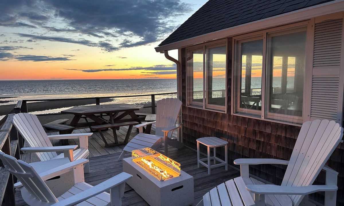 Campground Landing House | House&Cottage~Seaside Castaway Compound
