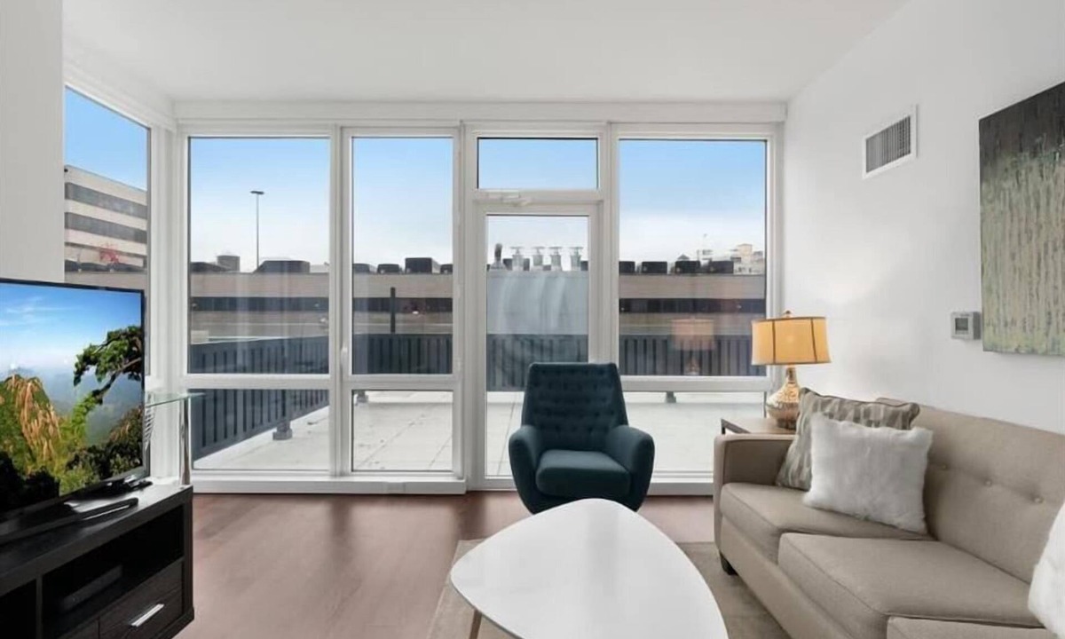 Hell's Kitchen Apartment | Hudson River 2 BR | Business Traveler Friendly