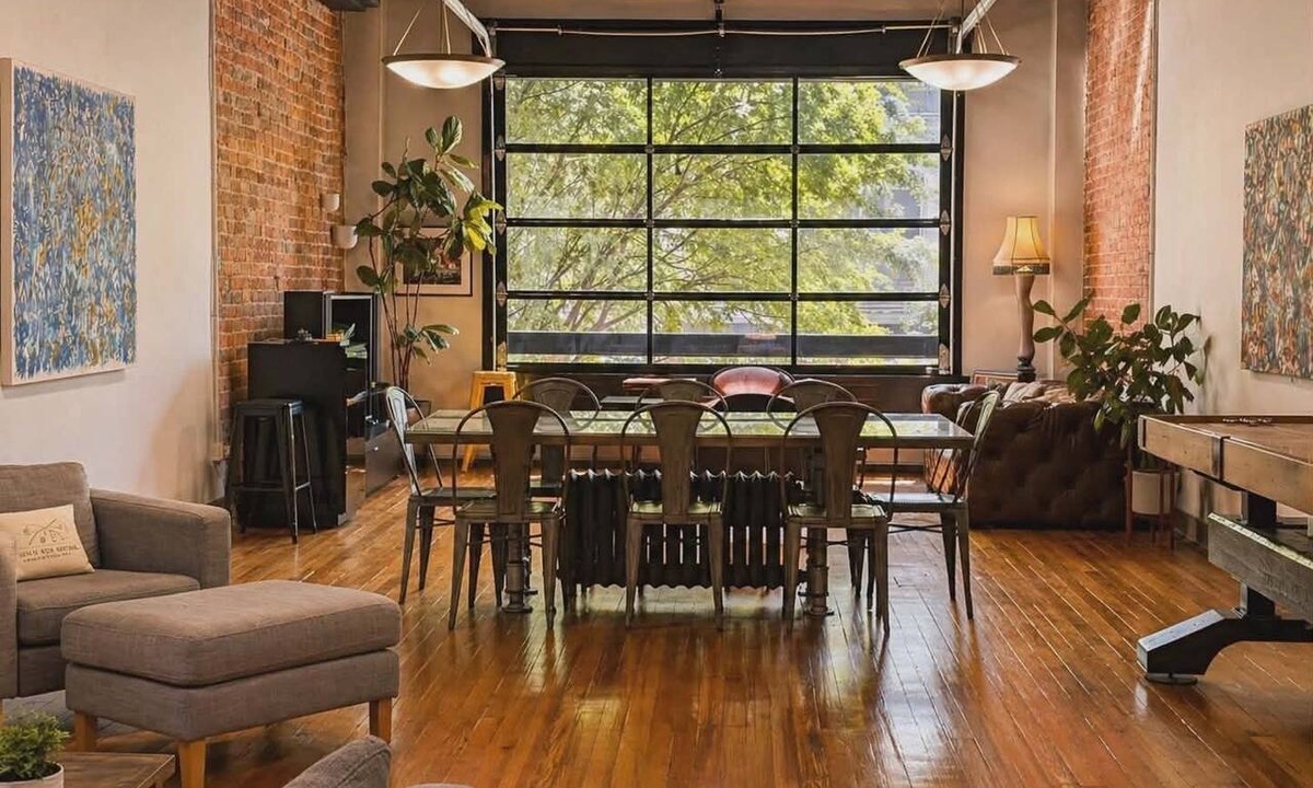Bristol Apartment | Huge Historic Loft on State Street! 2 bed - 2 Bath - With view of Downtown